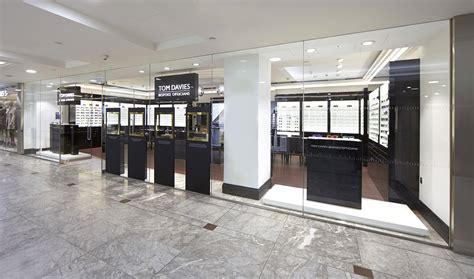 london canary wharf boots opticians.